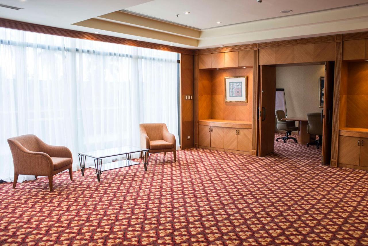 Sheraton Pilar Hotel & Convention Center Luaran gambar