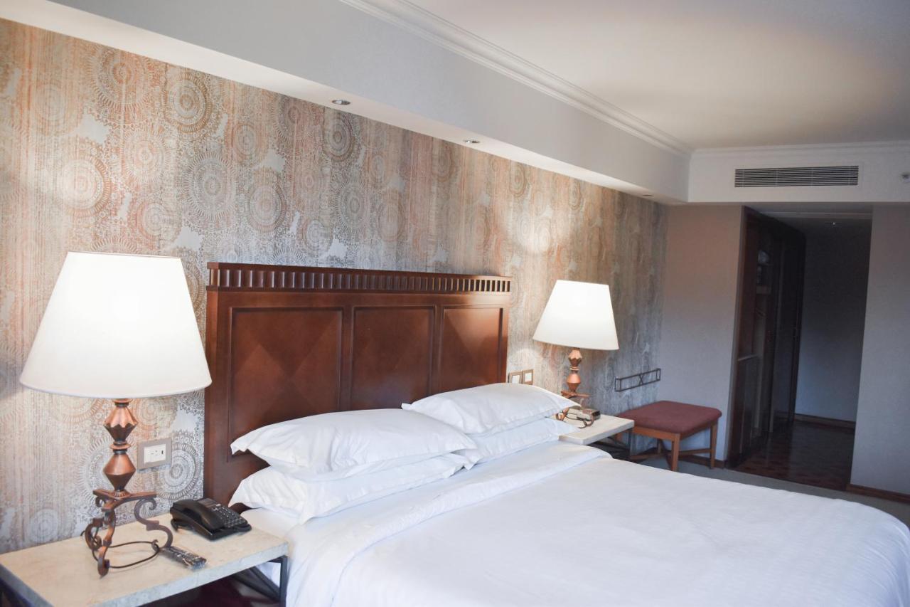 Sheraton Pilar Hotel & Convention Center Luaran gambar