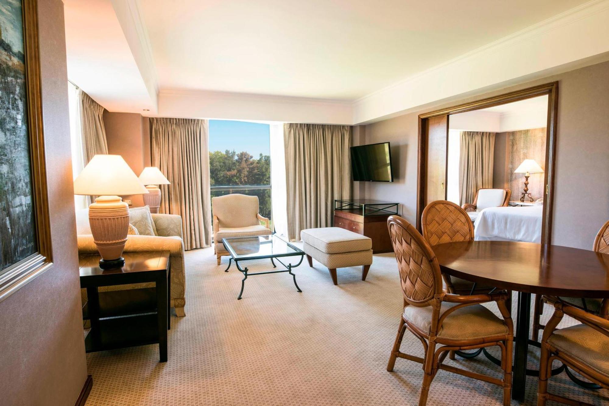 Sheraton Pilar Hotel & Convention Center Luaran gambar